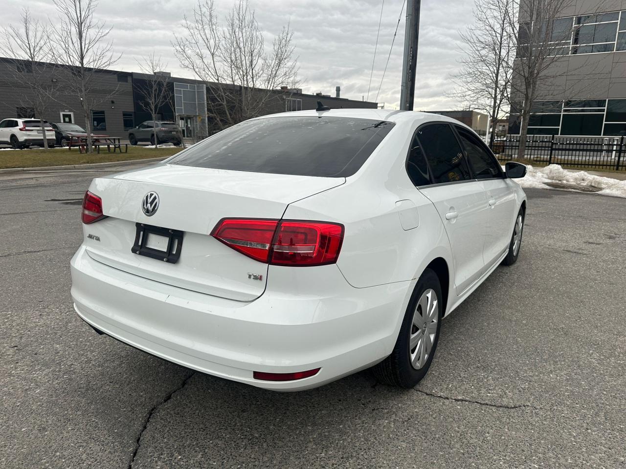 2015 Volkswagen Jetta TRENDLINE+ Photo4