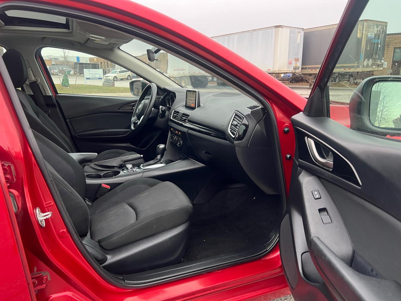 2015 Mazda MAZDA3 GS Photo