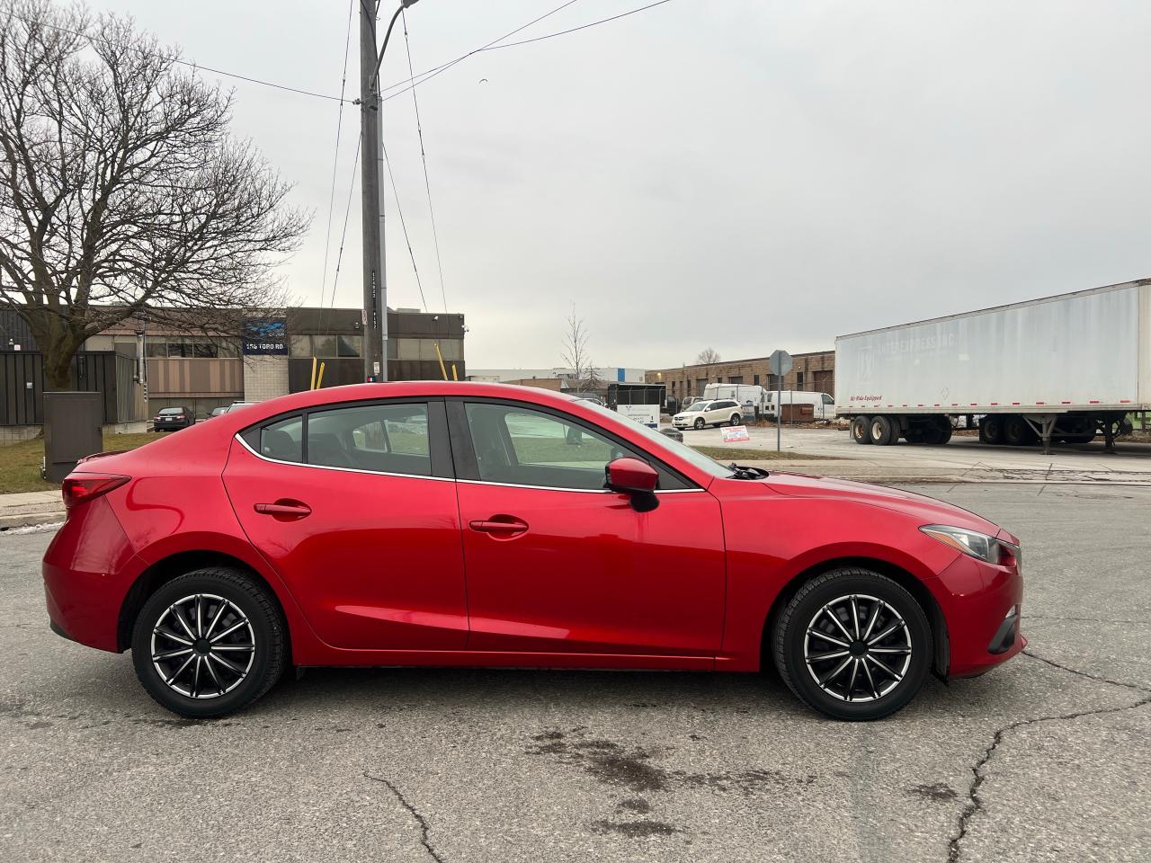 2015 Mazda MAZDA3 GS Photo