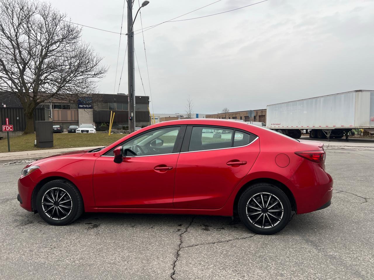 2015 Mazda MAZDA3 GS Photo