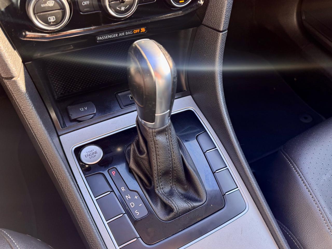 2021 Volkswagen Passat FINANCING AVAILABLE Photo12