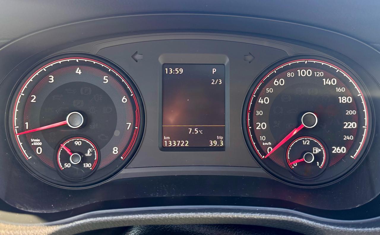 2021 Volkswagen Passat FINANCING AVAILABLE Photo11