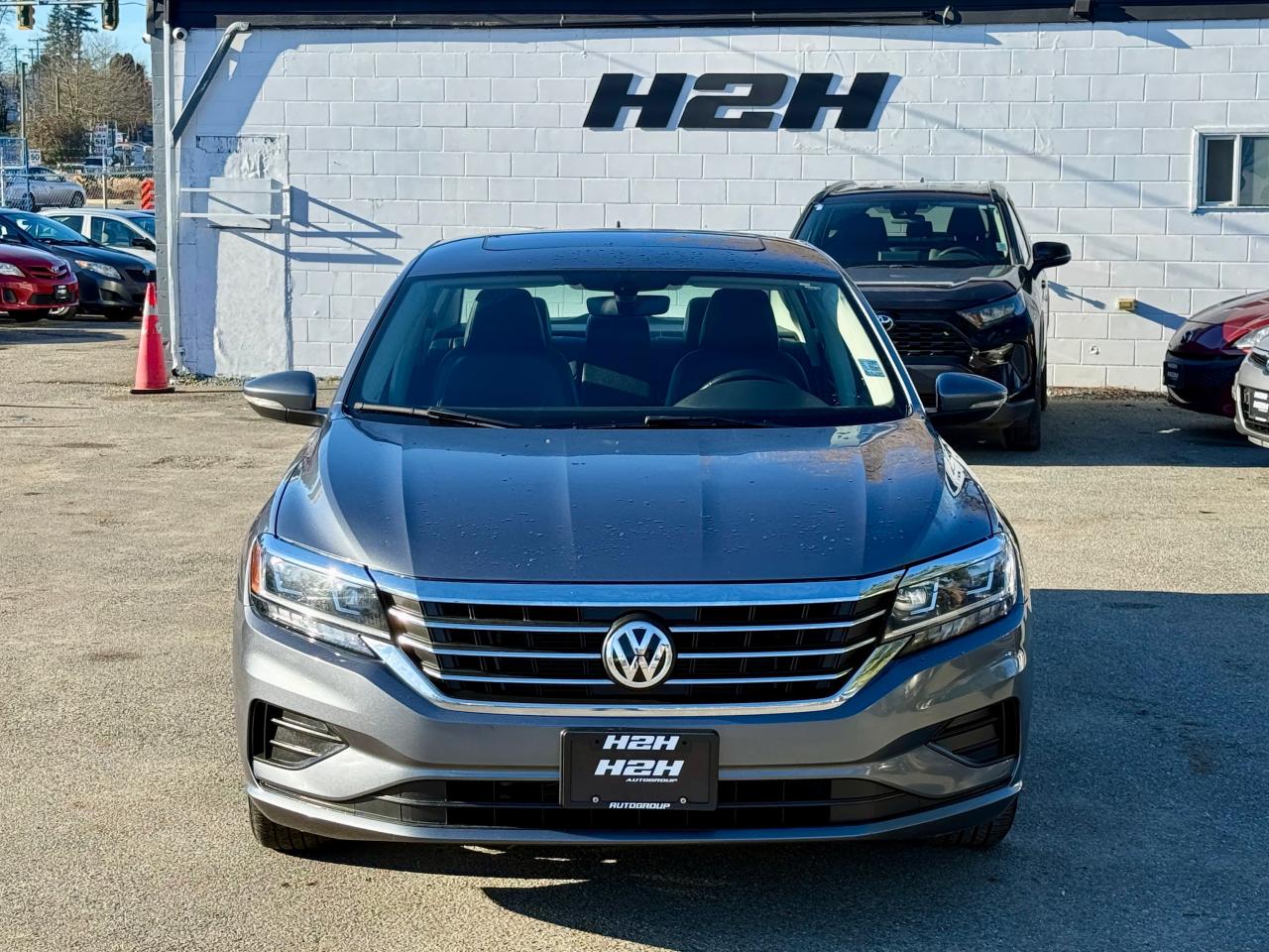2021 Volkswagen Passat FINANCING AVAILABLE Photo2