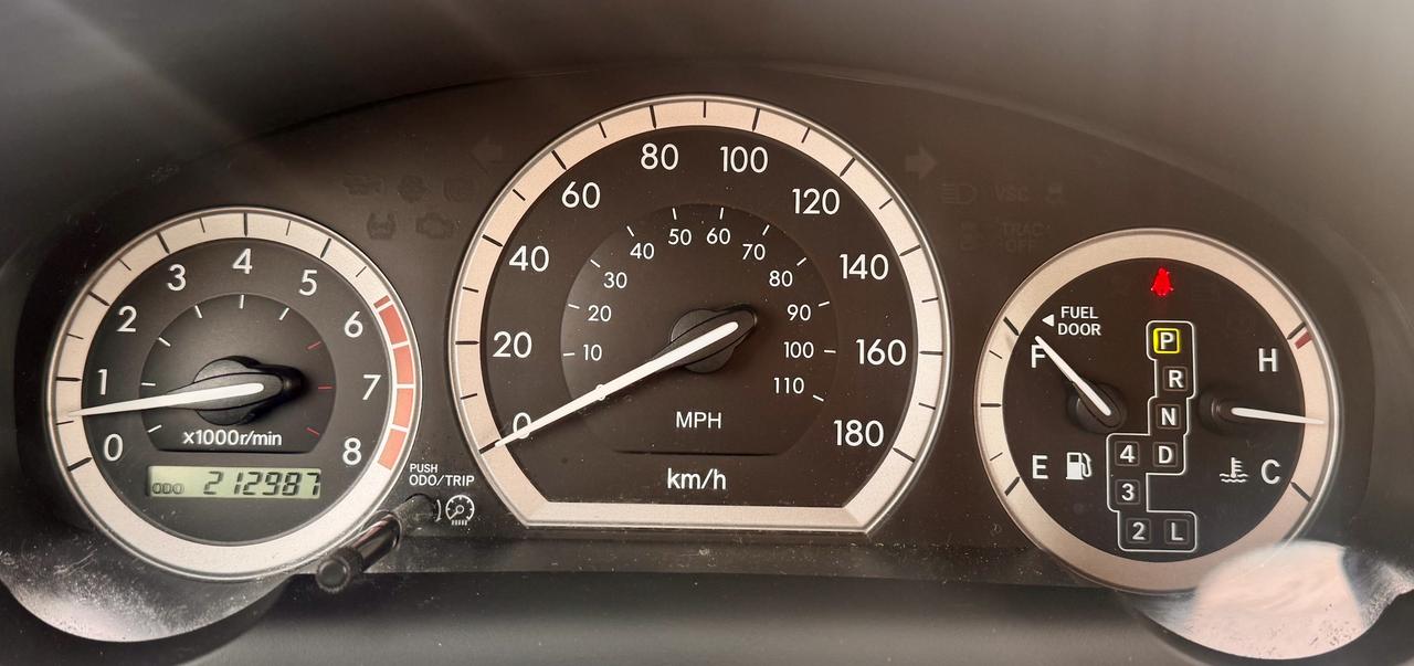 2004 Toyota Sienna FINANCING AVAILABLE Photo11