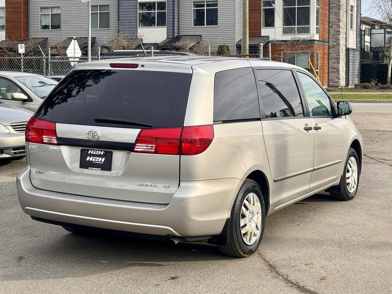 2004 Toyota Sienna FINANCING AVAILABLE Photo5