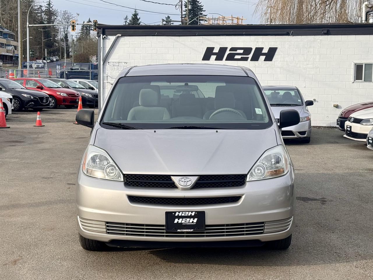 2004 Toyota Sienna FINANCING AVAILABLE Photo2