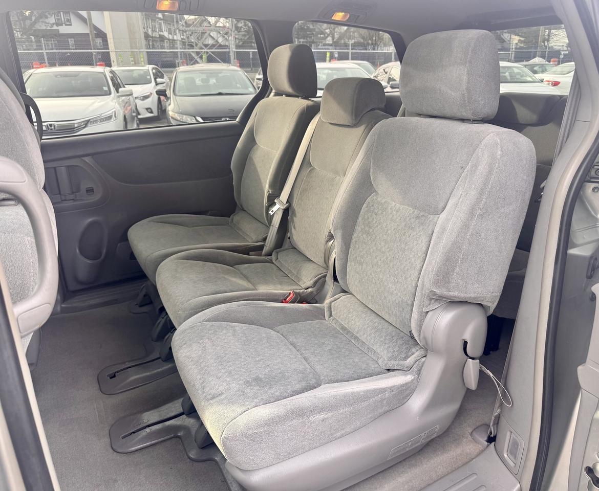 2004 Toyota Sienna FINANCING AVAILABLE Photo13