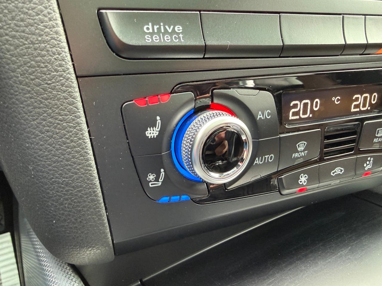 2017 Audi Q5 2.0T Technik Photo