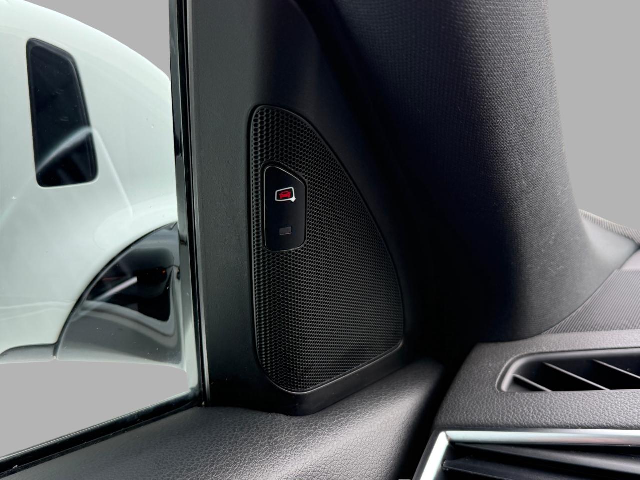 2017 Audi Q5 2.0T Technik Photo