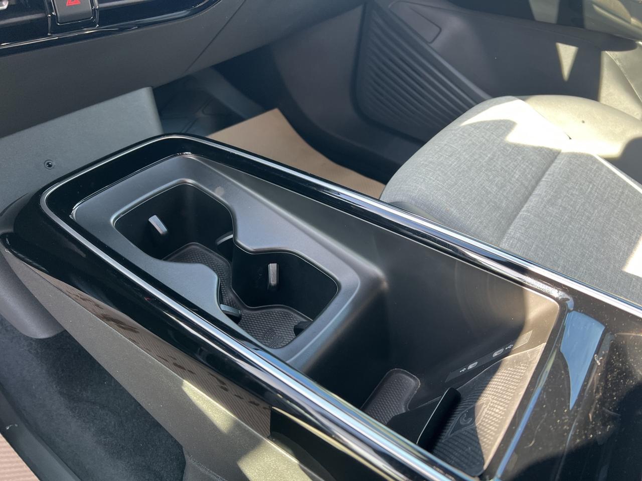 2024 Volkswagen ID.4 Pro AWD - Blind Spot Monitor - Reverse Camera !! Photo