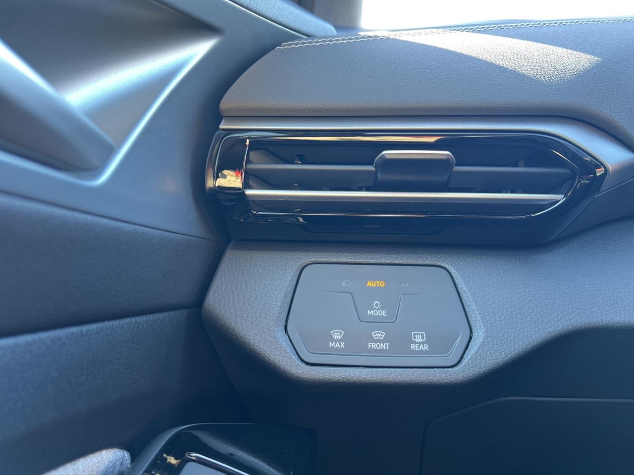 2024 Volkswagen ID.4 Pro AWD - Blind Spot Monitor - Reverse Camera !! Photo