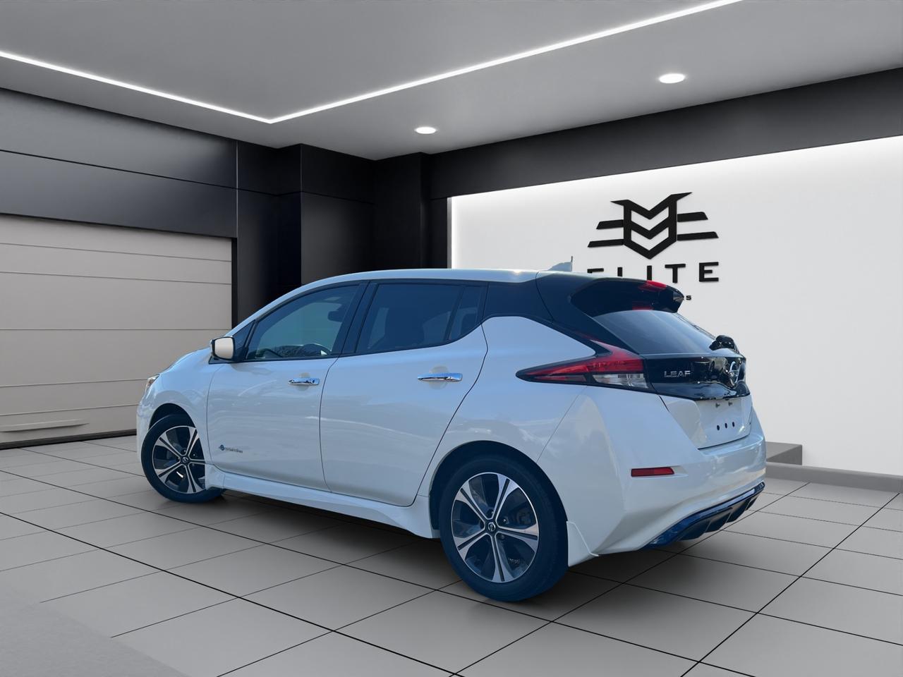 2018 Nissan Leaf SL PKG - Hatchback - Leather - 85,000Kms !! Photo