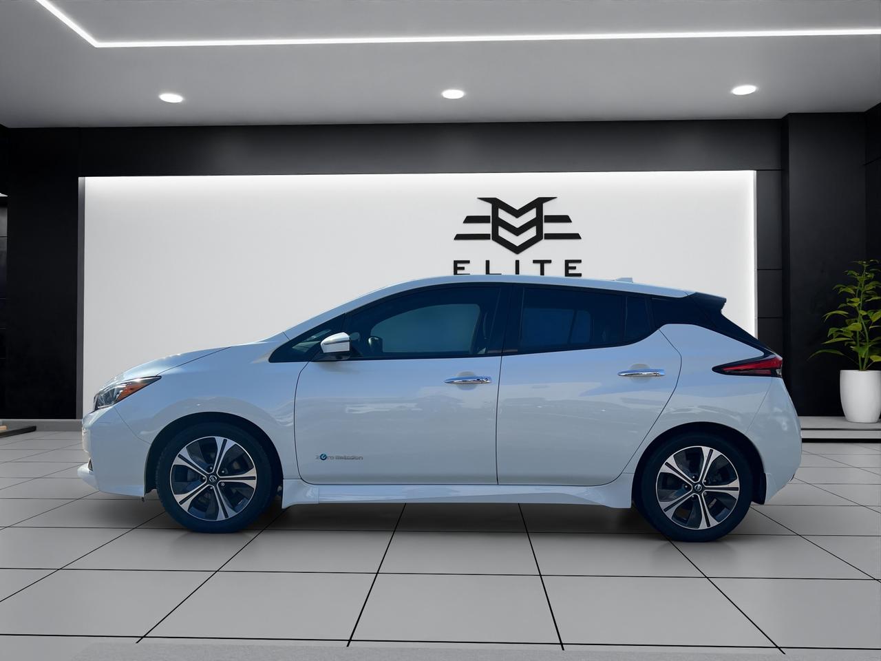 2018 Nissan Leaf SL PKG - Hatchback - Leather - 85,000Kms !! Photo3