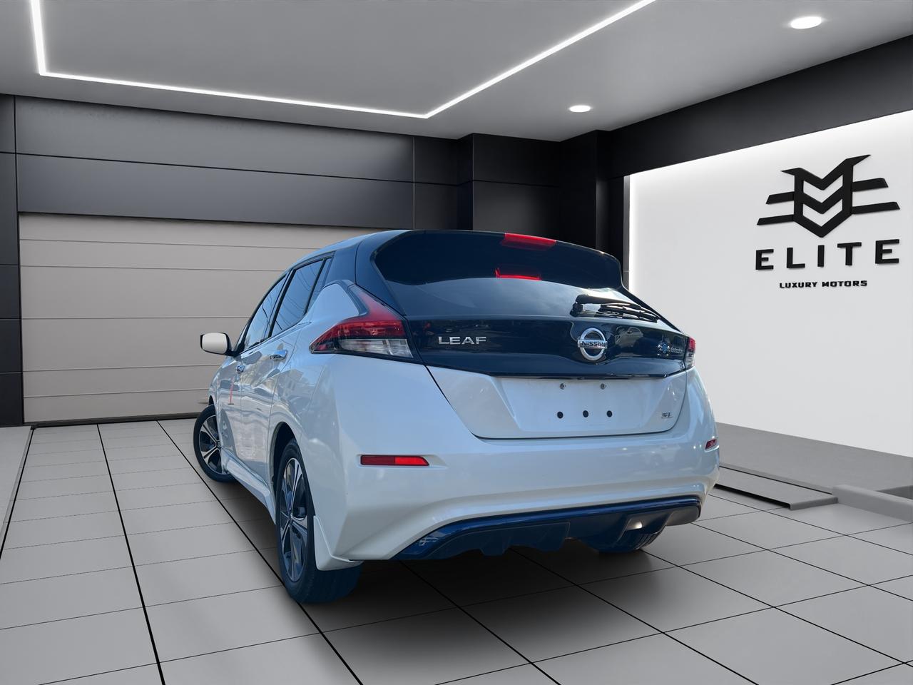 2018 Nissan Leaf SL PKG - Hatchback - Leather - 85,000Kms !! Photo