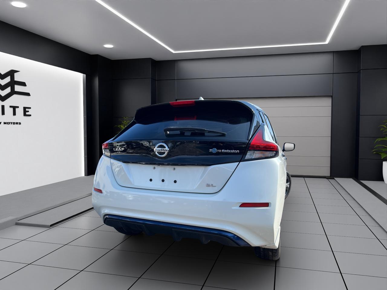 2018 Nissan Leaf SL PKG - Hatchback - Leather - 85,000Kms !! Photo