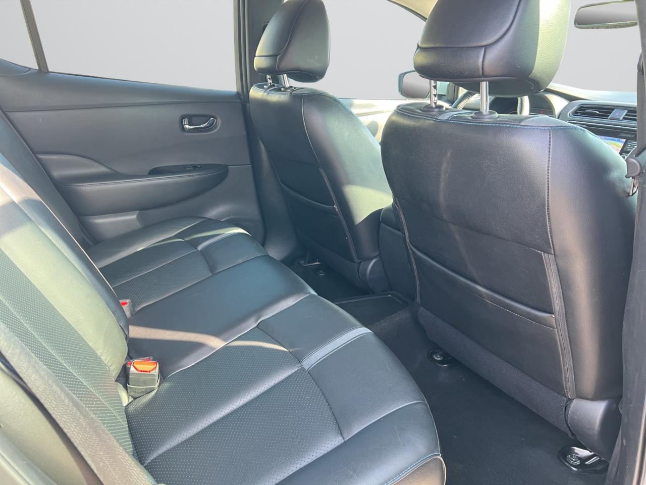 2018 Nissan Leaf SL PKG - Hatchback - Leather - 85,000Kms !! Photo