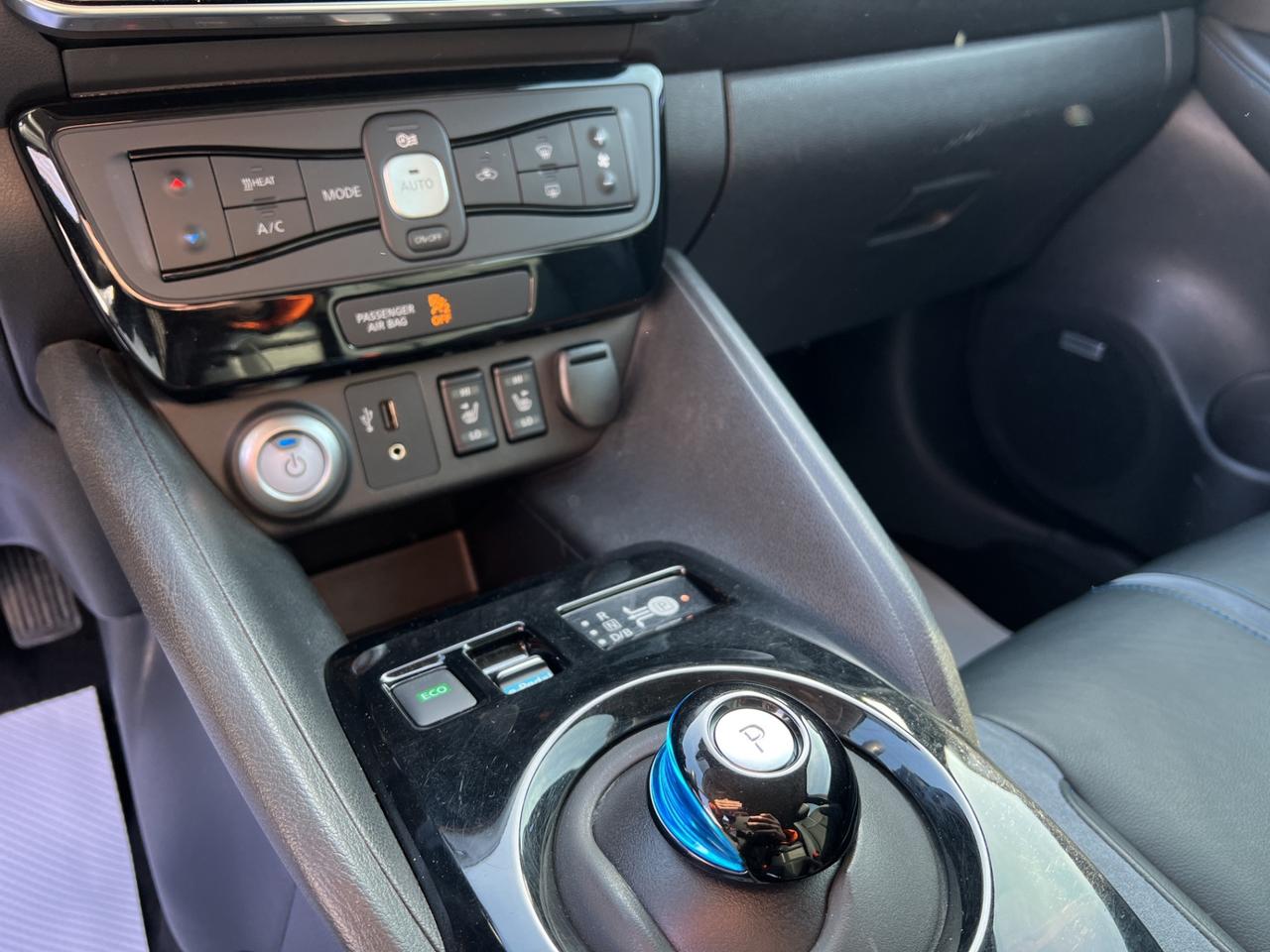 2018 Nissan Leaf SL PKG - Hatchback - Leather - 85,000Kms !! Photo