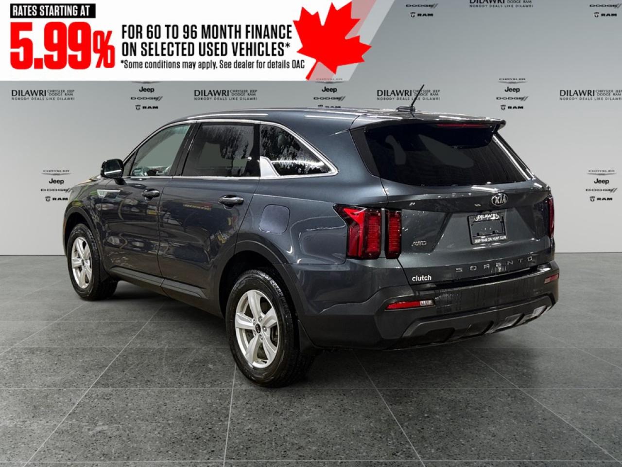 2021 Kia Sorento LX+ AWD Photo2