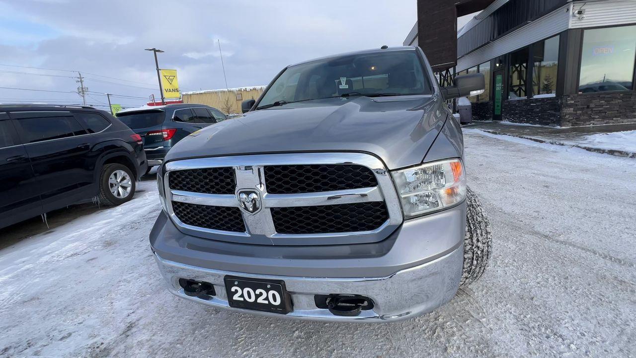 2020 RAM 1500 Classic SLT 4x4, HEATED FRONT SEATS, HEATED STEERING WHEEL, CRUISE CONTROL, BACK UP CAM, RUNNING BOARDS!! Photo3