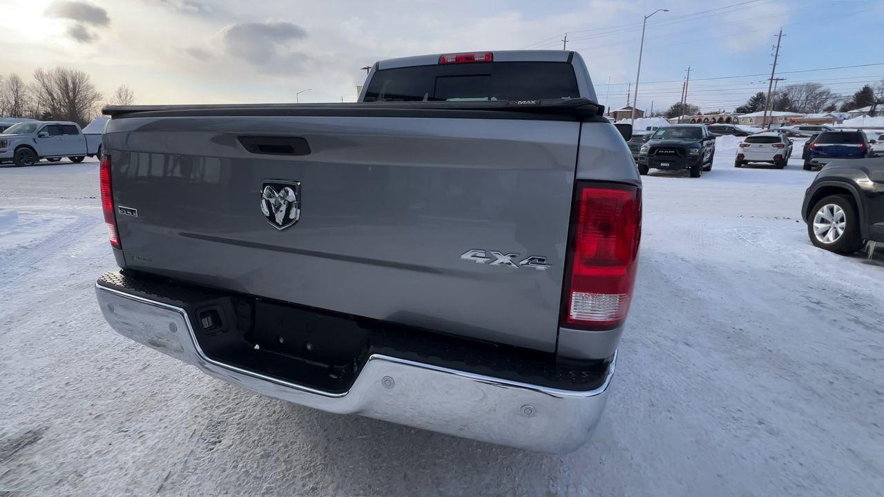 2020 RAM 1500 Classic SLT 4x4, HEATED FRONT SEATS, HEATED STEERING WHEEL, CRUISE CONTROL, BACK UP CAM, RUNNING BOARDS!! Photo