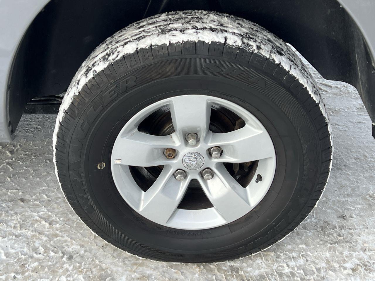 2020 RAM 1500 Classic SLT 4x4, HEATED FRONT SEATS, HEATED STEERING WHEEL, CRUISE CONTROL, BACK UP CAM, RUNNING BOARDS!! Photo