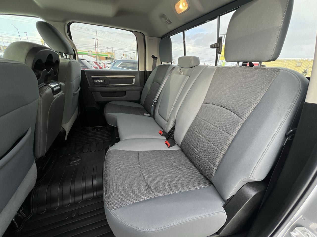 2020 RAM 1500 Classic SLT 4x4, HEATED FRONT SEATS, HEATED STEERING WHEEL, CRUISE CONTROL, BACK UP CAM, RUNNING BOARDS!! Photo