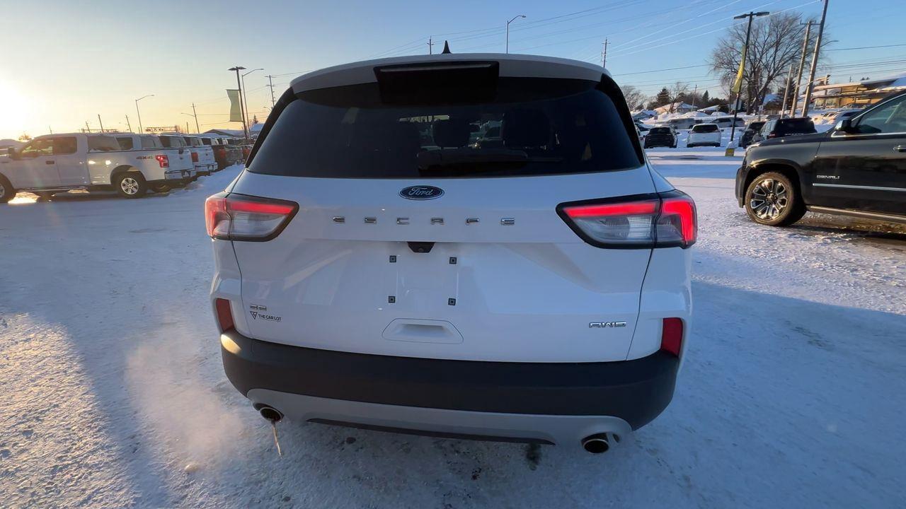 2022 Ford Escape AWD, HEATED SEATS, CRUISE CONTROL, BACK UP CAM, SIRIUS XM!! Photo