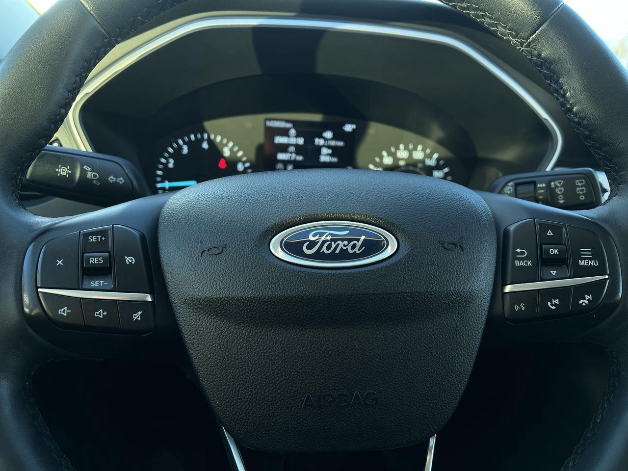 2022 Ford Escape AWD, HEATED SEATS, CRUISE CONTROL, BACK UP CAM, SIRIUS XM!! Photo