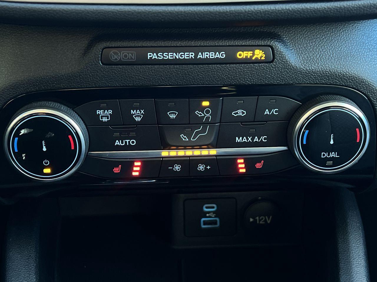 2022 Ford Escape AWD, HEATED SEATS, CRUISE CONTROL, BACK UP CAM, SIRIUS XM!! Photo