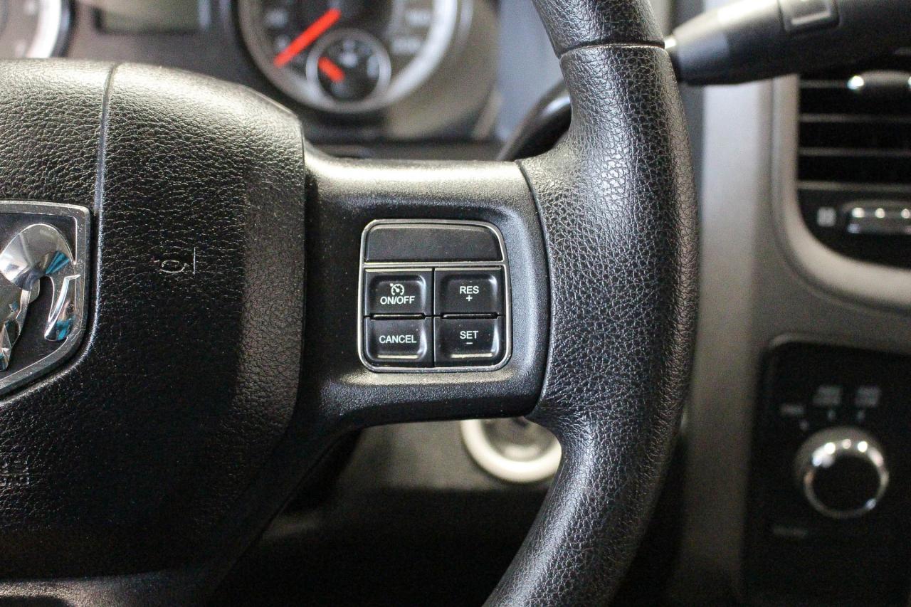 2017 RAM 1500 LOW KMS - TONNEAU COVER - CLOTH UPHOLSTERY - CLEAN CARFAX Photo