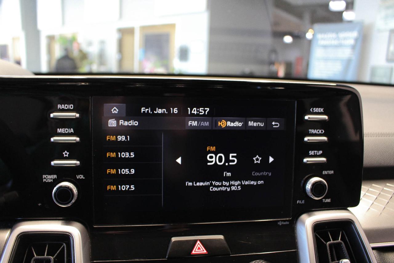 2022 Kia Sorento 2.5L LX+ HEATED FRONT SEATS - 7 PASSENGER SEATS - REARVIEW CAMERA Photo