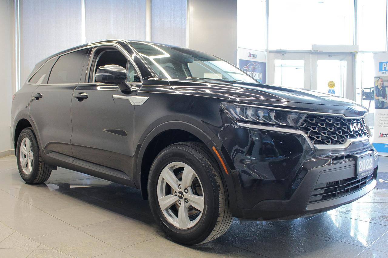 2022 Kia Sorento 2.5L LX+ HEATED FRONT SEATS - 7 PASSENGER SEATS - REARVIEW CAMERA Photo2
