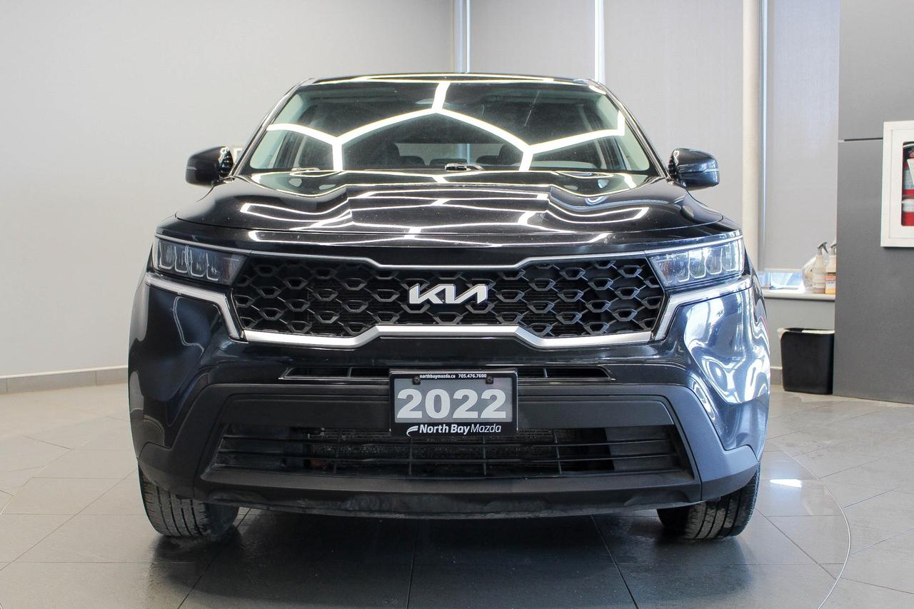 2022 Kia Sorento 2.5L LX+ HEATED FRONT SEATS - 7 PASSENGER SEATS - REARVIEW CAMERA Photo