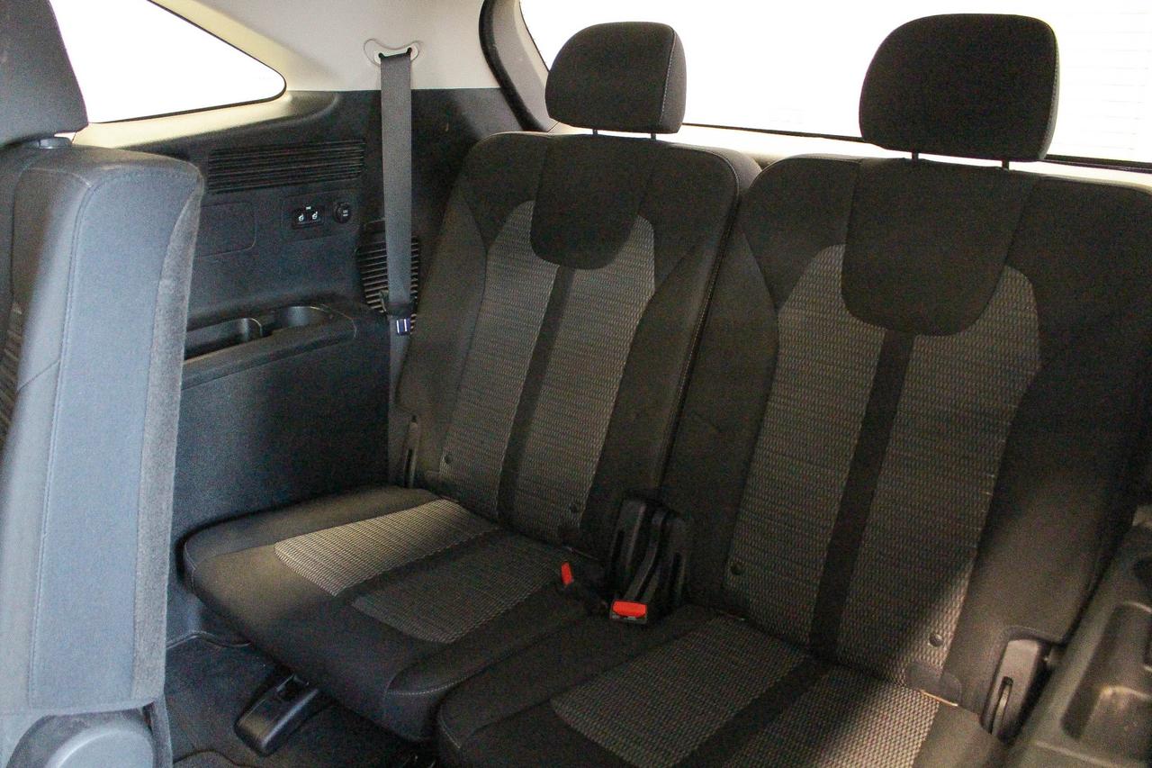 2022 Kia Sorento 2.5L LX+ HEATED FRONT SEATS - 7 PASSENGER SEATS - REARVIEW CAMERA Photo