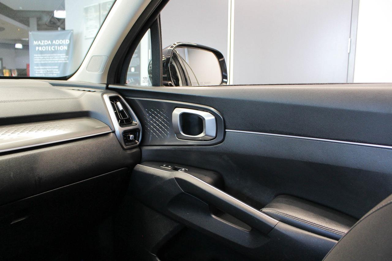 2022 Kia Sorento 2.5L LX+ HEATED FRONT SEATS - 7 PASSENGER SEATS - REARVIEW CAMERA Photo