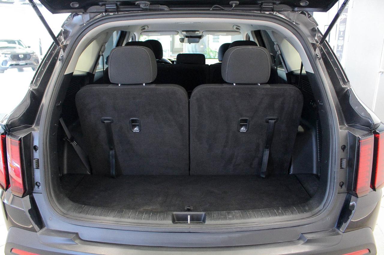2022 Kia Sorento 2.5L LX+ HEATED FRONT SEATS - 7 PASSENGER SEATS - REARVIEW CAMERA Photo
