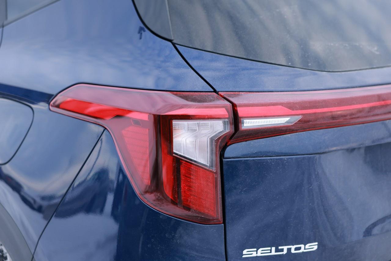 2025 Kia Seltos LX FWD Photo