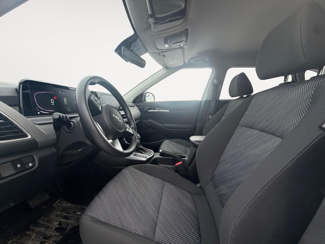 2025 Kia Seltos LX FWD Photo