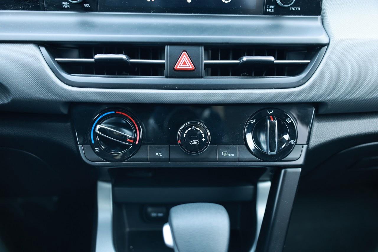 2025 Kia Seltos LX FWD Photo