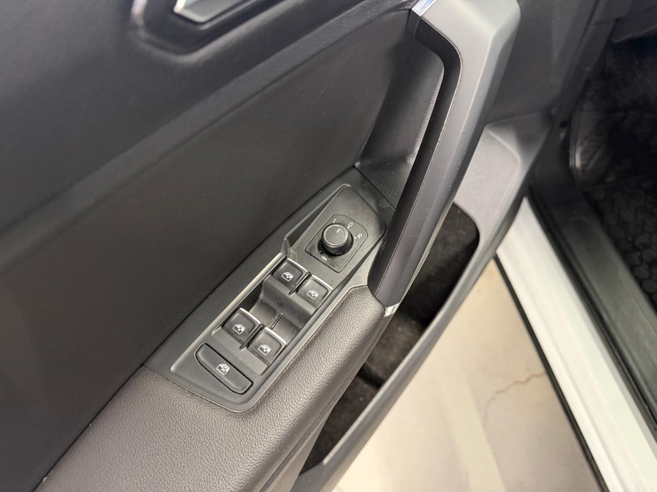 2018 Volkswagen Tiguan SE Photo