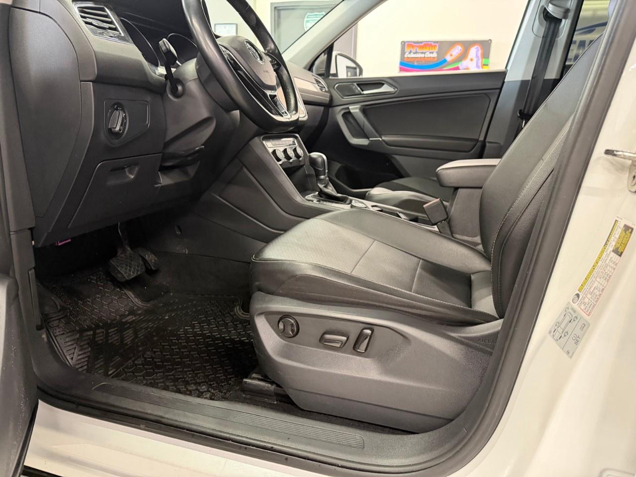 2018 Volkswagen Tiguan SE Photo