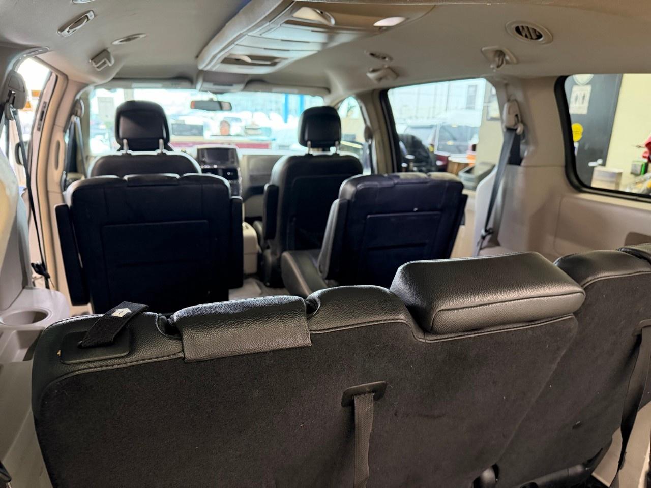 2017 Dodge Grand Caravan Crew Photo