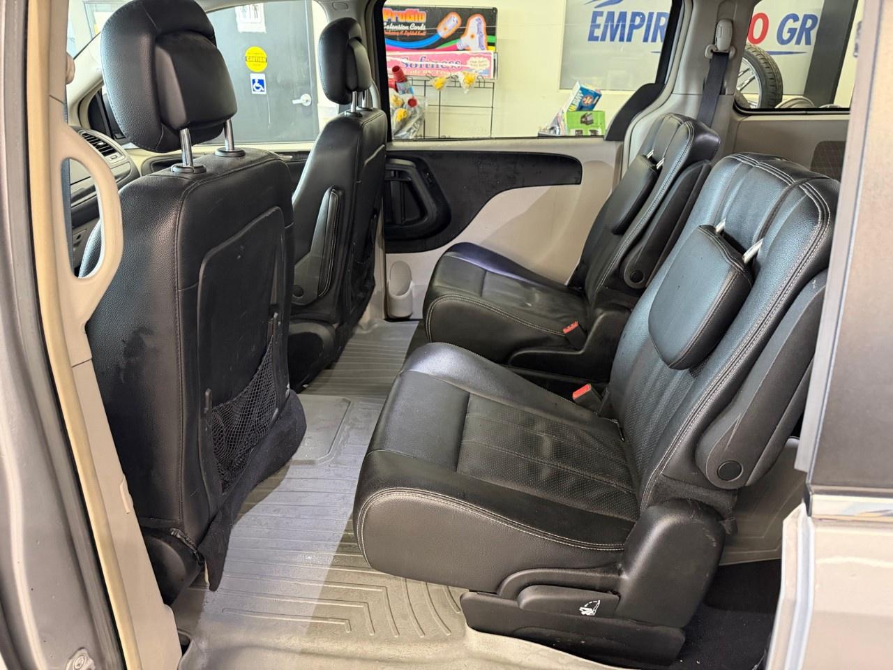 2017 Dodge Grand Caravan Crew Photo