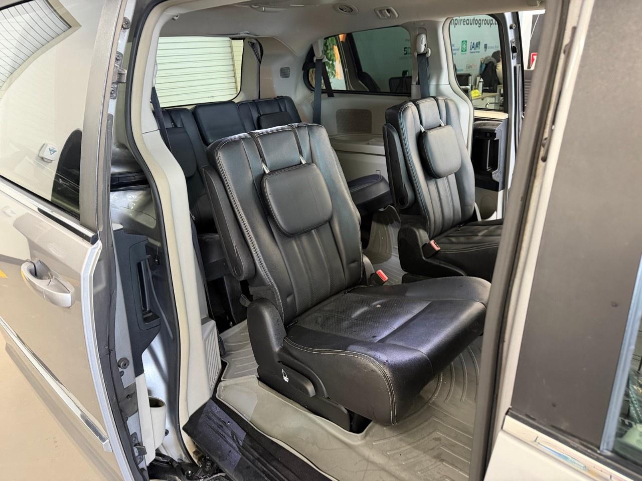 2017 Dodge Grand Caravan Crew Photo