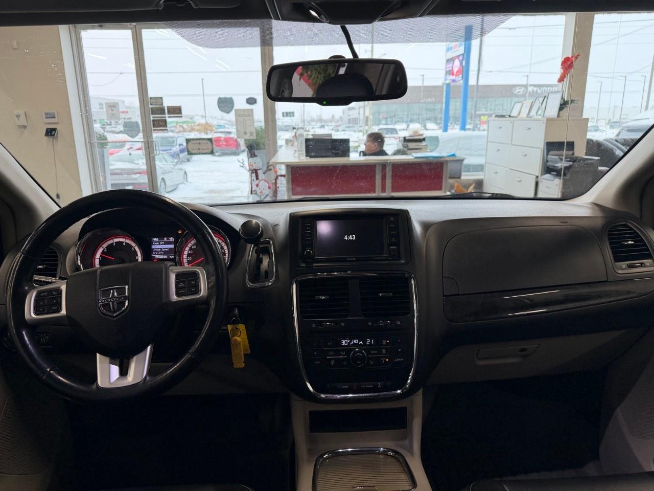 2017 Dodge Grand Caravan Crew Photo