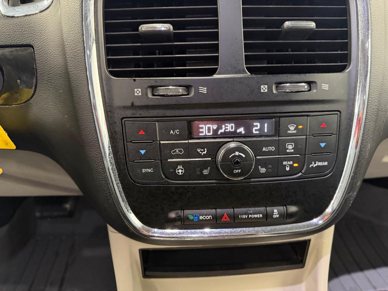 2017 Dodge Grand Caravan Crew Photo