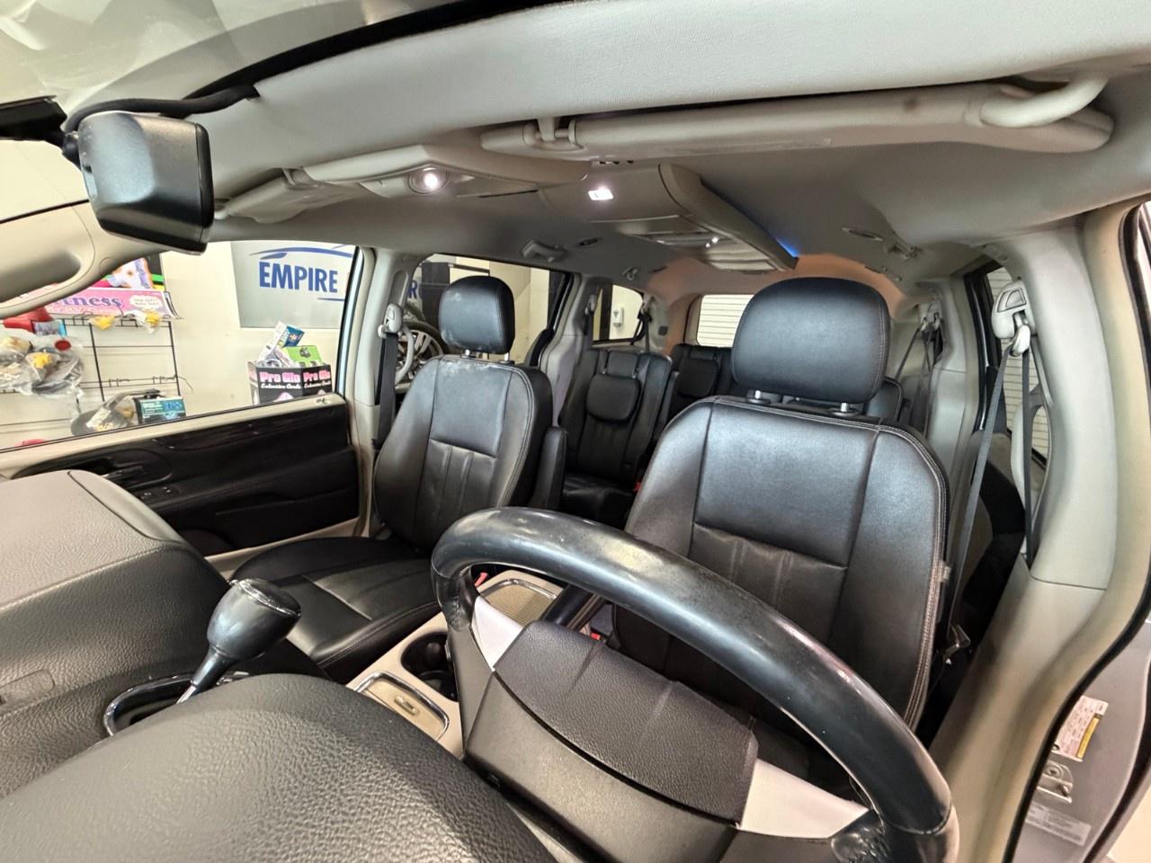 2017 Dodge Grand Caravan Crew Photo