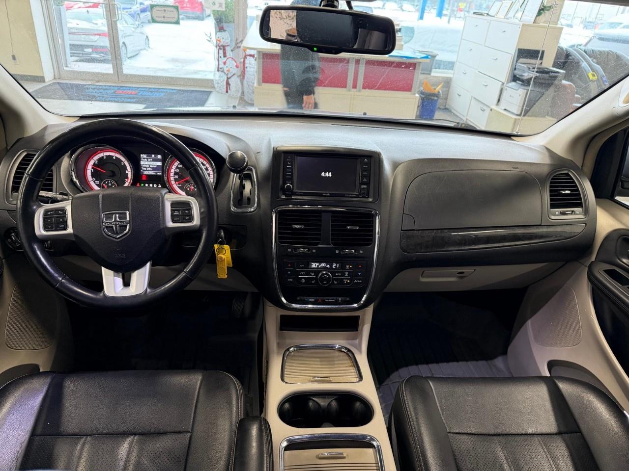 2017 Dodge Grand Caravan Crew Photo