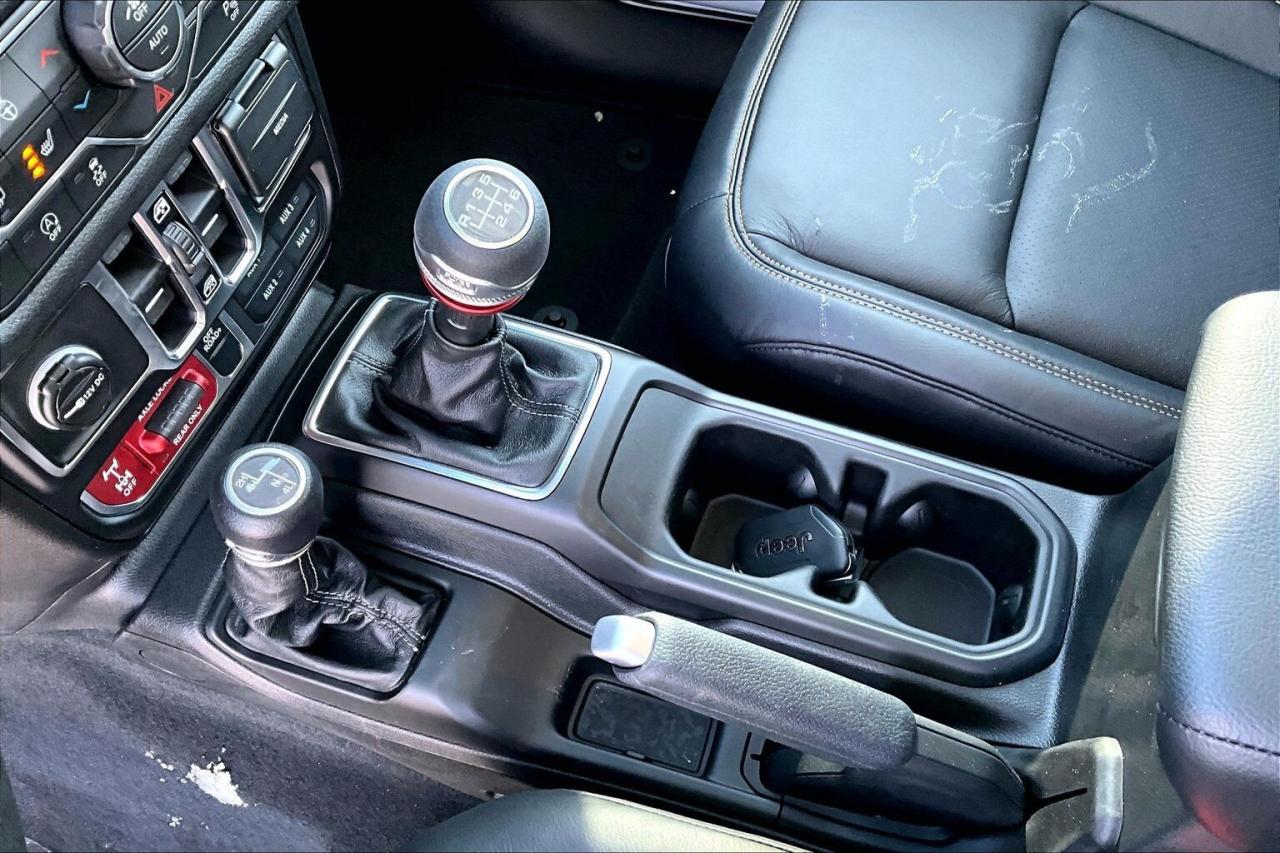 2026 Jeep Wrangler WILLYS 4DR | 6-Spd | Tech & Conv Grp | Leather Photo