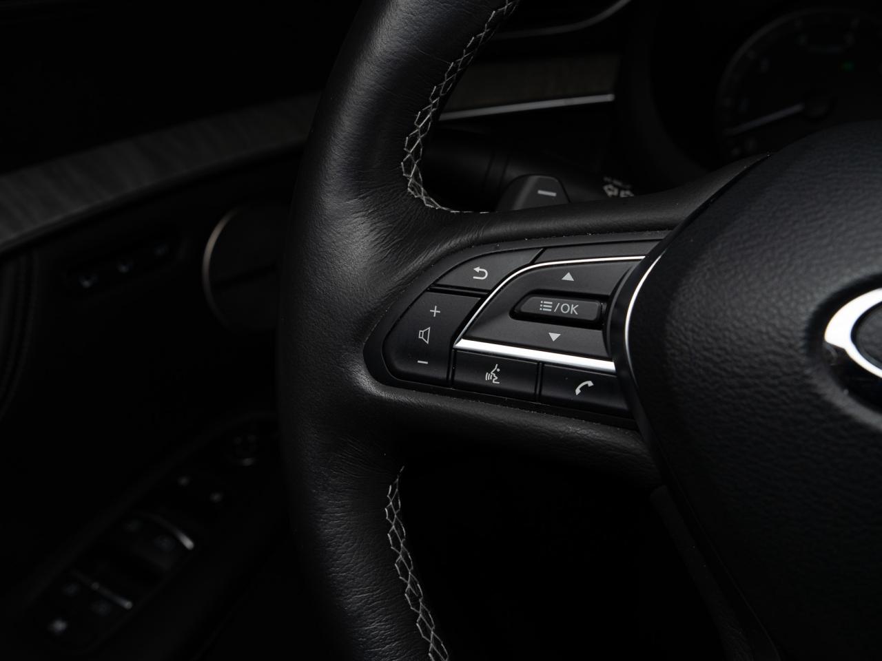 2019 Infiniti QX50 ESSENTIAL | BOSE | CARPLAY | PANO | 20 IN Photo